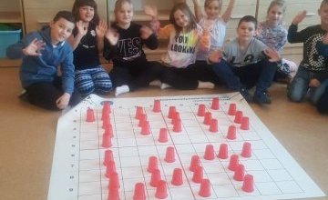 Dzieci świetlicowe życzą Sto lat Babciom i Dziadkom