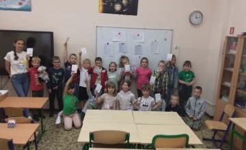 Lekcja języka migowego w klasie 1 B