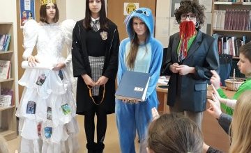 Uroczyste Pasowanie klas pierwszych na Czytelników Biblioteki