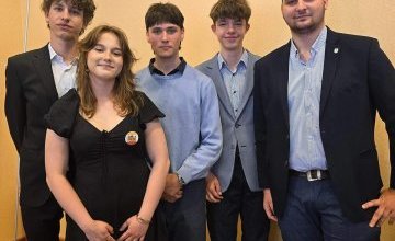 Uroczysta sesja Młodzieżowej Rady Miasta Oleśnica. 