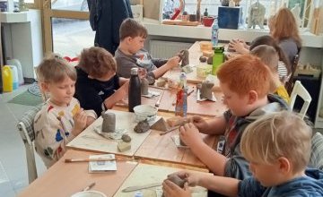 Warsztaty ceramiczne w klasie 2 b