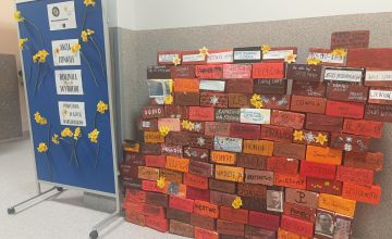 Akcja „Żonkile” w naszej szkole – mur pamięci