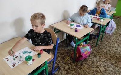 Uczniowie klasy 1 A świętują Międzynarodowy Dzień Kropki (8)