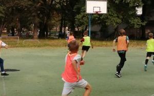 Uczniowie klas III i IV podczas turnieju  "Ze szkoły na stadion" (1)