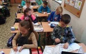 Uczniowie klasy 1 c realizują Ogólnopolski Program Kraina Muzyki "Dźwięki przyrody"  (4)