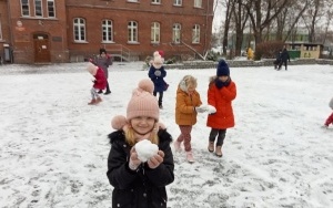 Zabawy na śniegu (14)