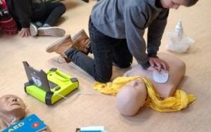 Warsztaty z udzielania pierwszej pomocy w klasie 3 c (11)
