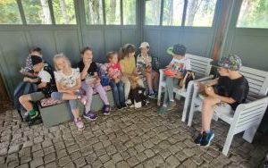 Wycieczka uczniów klas 1 do zakładu stolarskiego "Małe Korniki" (12)