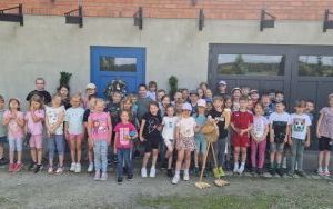 Wycieczka uczniów klas 1 do zakładu stolarskiego "Małe Korniki" (2)