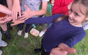 Dzień Dziecka w 2 B – mali „Adepci robakologii” (14)