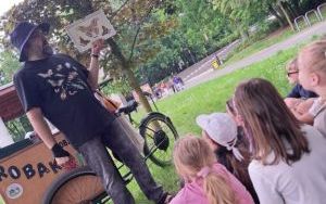 Dzień Dziecka w 2 B – mali „Adepci robakologii” (11)