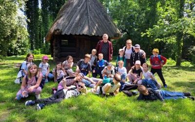 Wycieczka uczniów klasy 2 b i 3 a do Bierkowic (8)