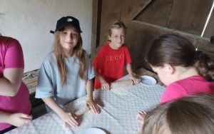 Wycieczka uczniów klasy 2 b i 3 a do Bierkowic (5)