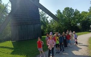 Wycieczka uczniów klasy 2 b i 3 a do Bierkowic (4)