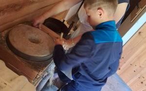 Wycieczka uczniów klasy 2 b i 3 a do Bierkowic (7)