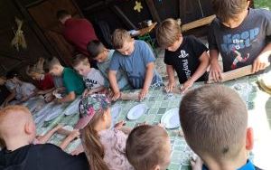 Wycieczka uczniów klasy 2 b i 3 a do Bierkowic (5)