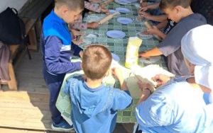 Wycieczka uczniów klasy 2 b i 3 a do Bierkowic (9)