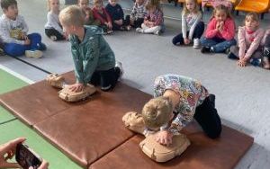 praktyczne zajęcia z resuscytacji krążeniowo-oddechowej (12)