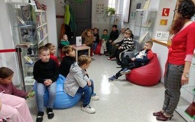  Uczniowie klasy 3 B na warsztatach z okazji Dnia Głośnego Czytania (10)