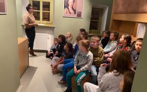 Uczniowie klasy 3 A z wizytą w Oleśnickim Domu Spotkań z Historią (12)