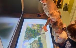 Uczniowie klasy 3 A z wizytą w Oleśnickim Domu Spotkań z Historią (13)