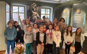 Uczniowie klasy 3 A z wizytą w Oleśnickim Domu Spotkań z Historią (9)