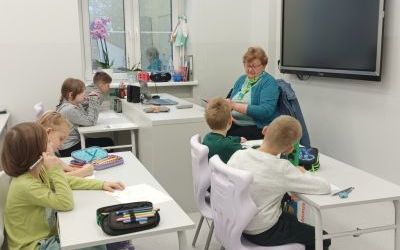 ,,Poczytaj mi Babciu, poczytaj mi Dziadku” w klasie 1b (7)