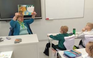 ,,Poczytaj mi Babciu, poczytaj mi Dziadku” w klasie 1b (5)