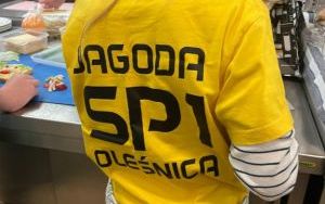 Uczniowie klasy 4 a na zajęciach kulinarnych (3)