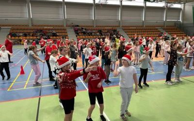 Mikołajkowy Turniej Sportowy w SP1  (6)