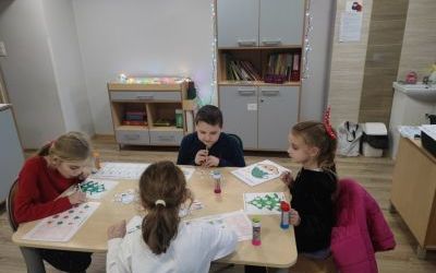 "Coraz bliżej święta ..." na zajęciach logopedycznych (7)