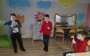 "Coraz bliżej święta ..." na zajęciach logopedycznych (12)