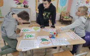 "Coraz bliżej święta ..." na zajęciach logopedycznych (13)