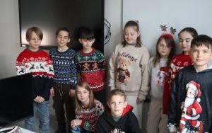 Dzień świątecznego swetra (16)