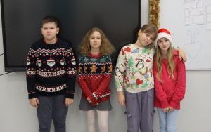 Dzień świątecznego swetra (14)