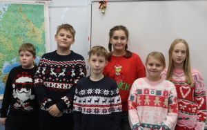 Dzień świątecznego swetra (12)