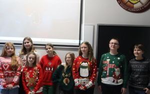 Dzień świątecznego swetra (10)