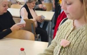 Uczniowie naszej Szkoły z wizytą w Dziennym Domu Senior+ w Oleśnicy (11)