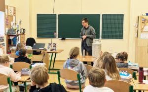 Zajęcia z ciekłym azotem w klasie 2 b i 4 c (9)