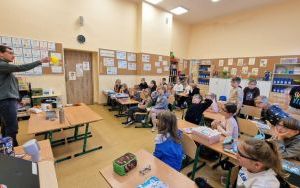 Zajęcia z ciekłym azotem w klasie 2 b i 4 c (5)