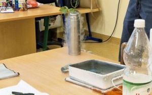 Zajęcia z ciekłym azotem w klasie 2 b i 4 c (8)