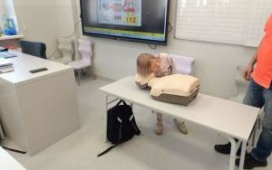 Spotkanie uczniów klasy 1b z ratownikiem (13)