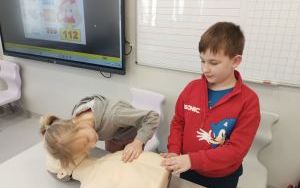 Spotkanie uczniów klasy 1b z ratownikiem (11)