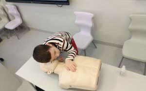 Spotkanie uczniów klasy 1b z ratownikiem (12)