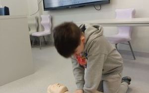 Spotkanie uczniów klasy 1b z ratownikiem (7)