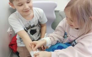 Spotkanie uczniów klasy 1b z ratownikiem (15)