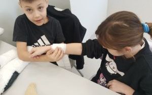 Spotkanie uczniów klasy 1b z ratownikiem (13)