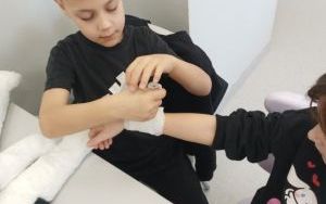 Spotkanie uczniów klasy 1b z ratownikiem (14)