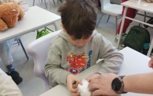 Spotkanie uczniów klasy 1b z ratownikiem (12)