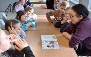 Warsztaty ceramiczne oraz zajęcia biblioteczne uczniów klasy 2 a (9)